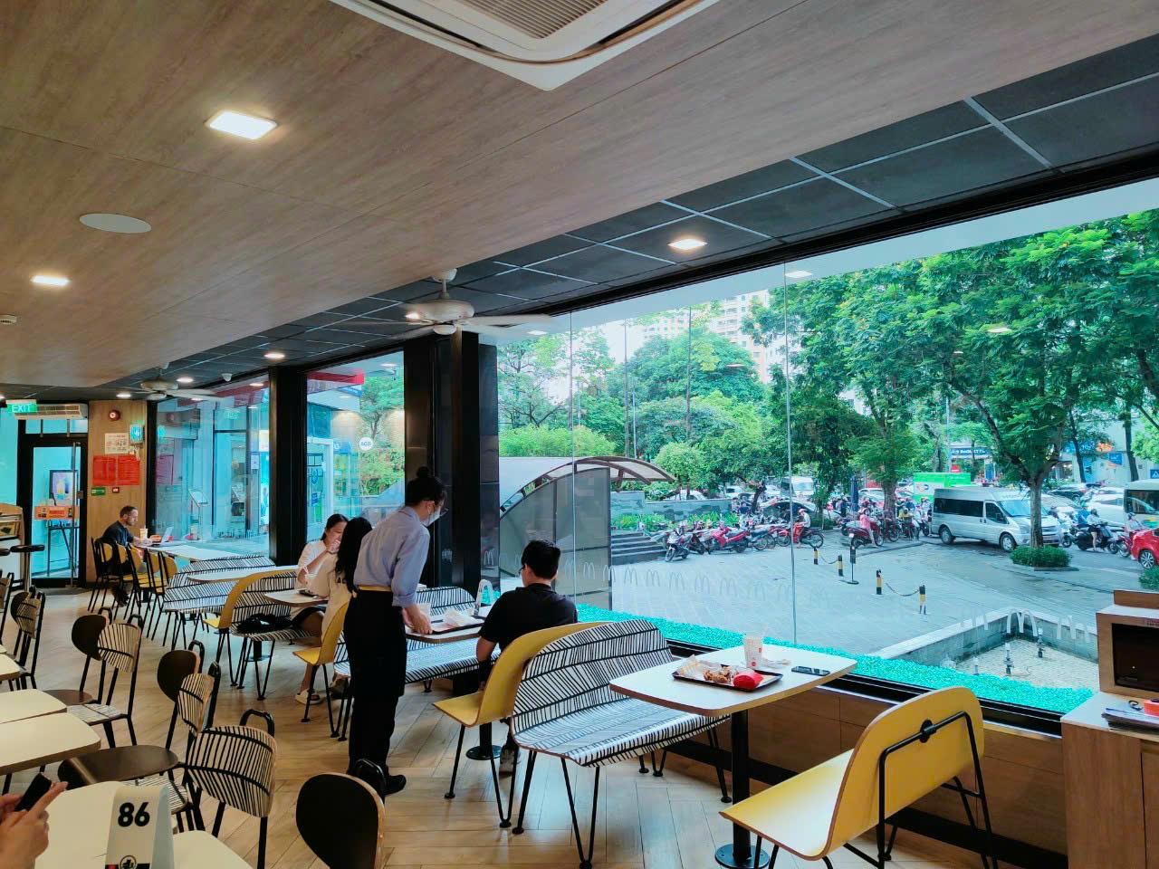 z6492232676551_0d85d6e0604a7106bd5f75191638c3d0